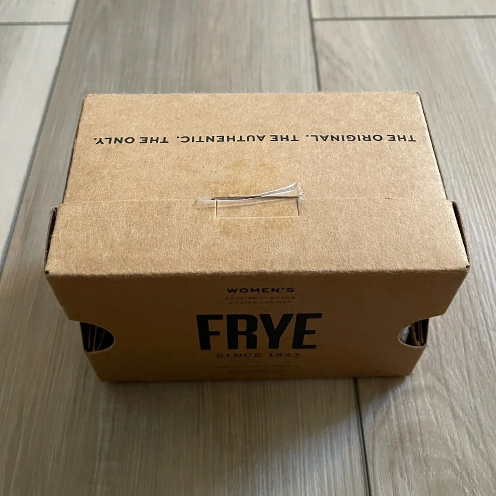 NIB Women's Frye 2 Pairs Cozy Boot Socks